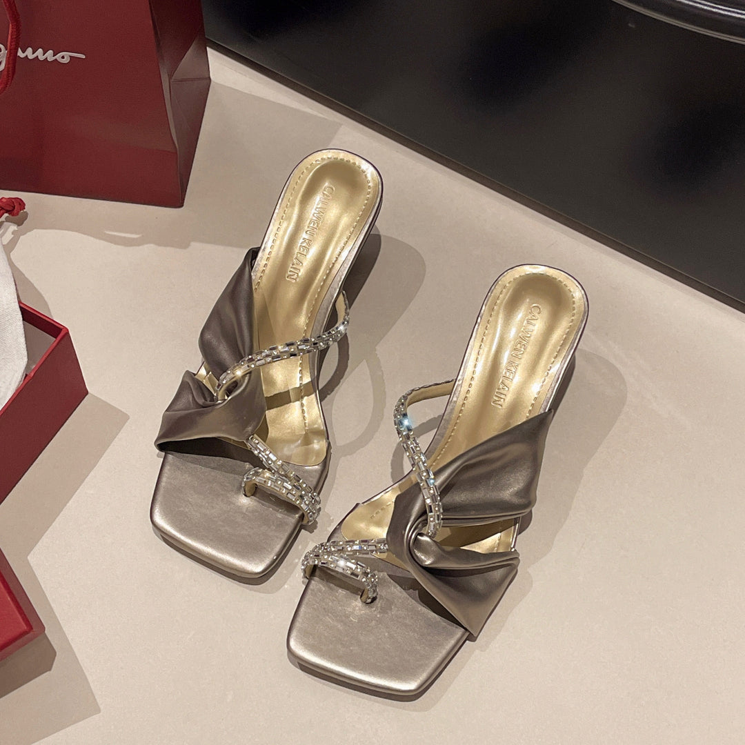 Dame elegante knyttede Open-Toe Slide Mules med strass-accenter Stilla