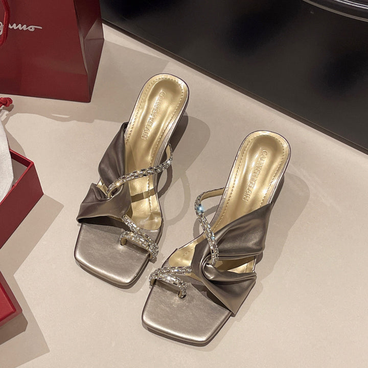 Dame elegante knyttede Open-Toe Slide Mules med strass-accenter Stilla
