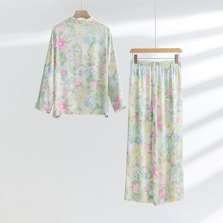 Dame komfortabel natdragtsæt med elegant blomsterdesign og fin struktur Stilla