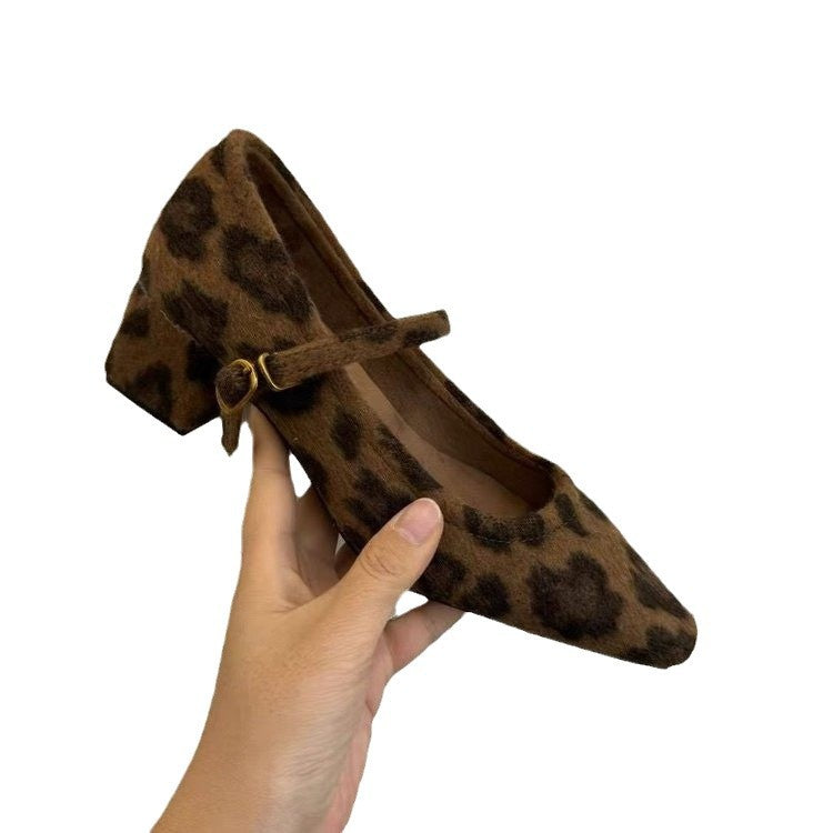 Femme Elegante Chunky Heel Pumps Stilla