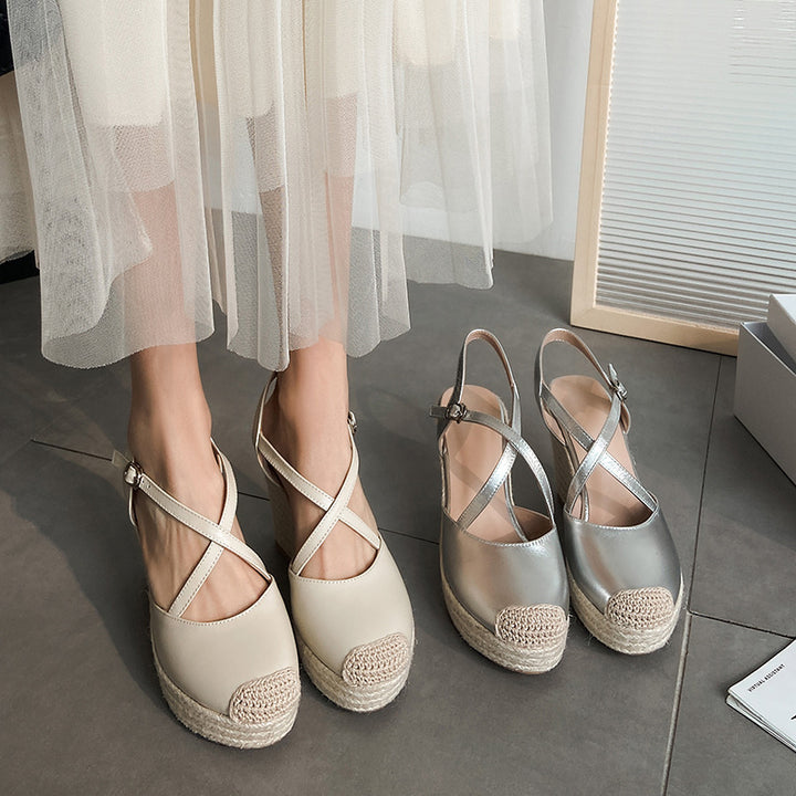 Femme Wedge Espadrille Sandaler med Cross-Strap Design Stilla