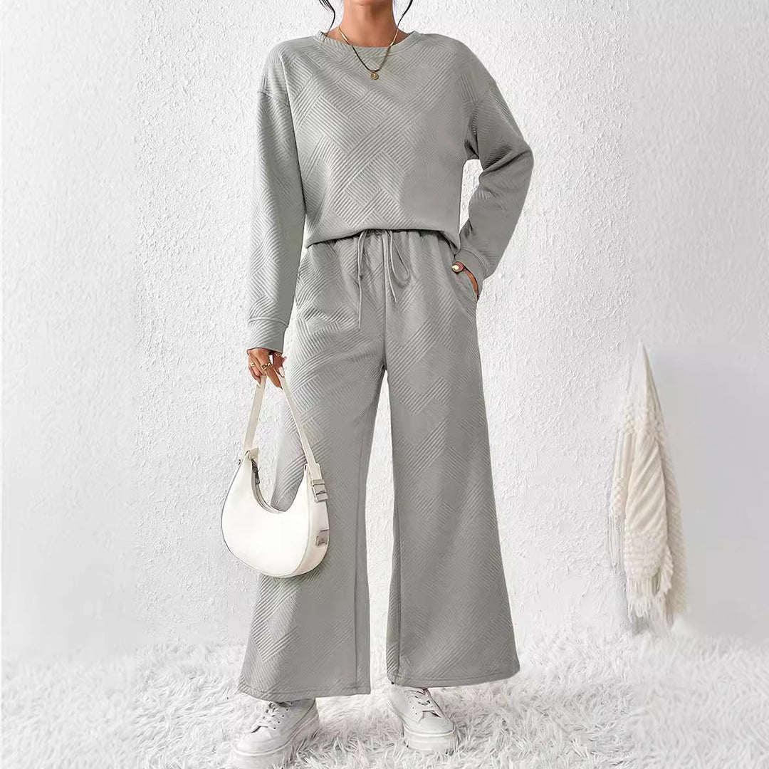 Dame komfortabel Lounge-sæt med løs pasform og fashionable detaljer Stilla