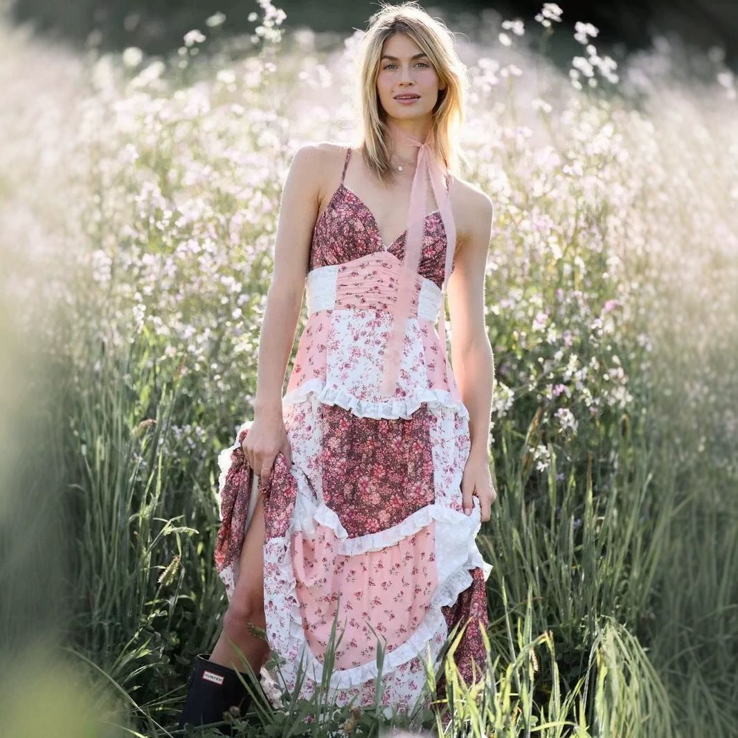 Kvinders Flydende Maxi Kjole med Blomster Fald og Delikat Snit Skovae