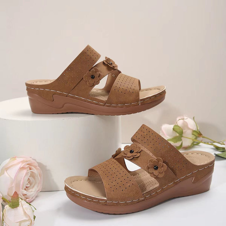 Dame kile-sandaler med florale accenter og åndbart overmateriale Stilla