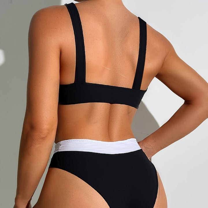 Dame bikini med moderne ringdetalje og raffineret snit Stilla
