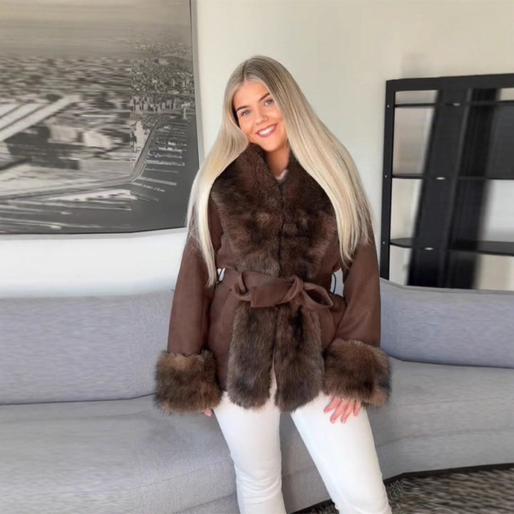 Kvinders luksuriøse faux fur frakke med taljebælte Stilla