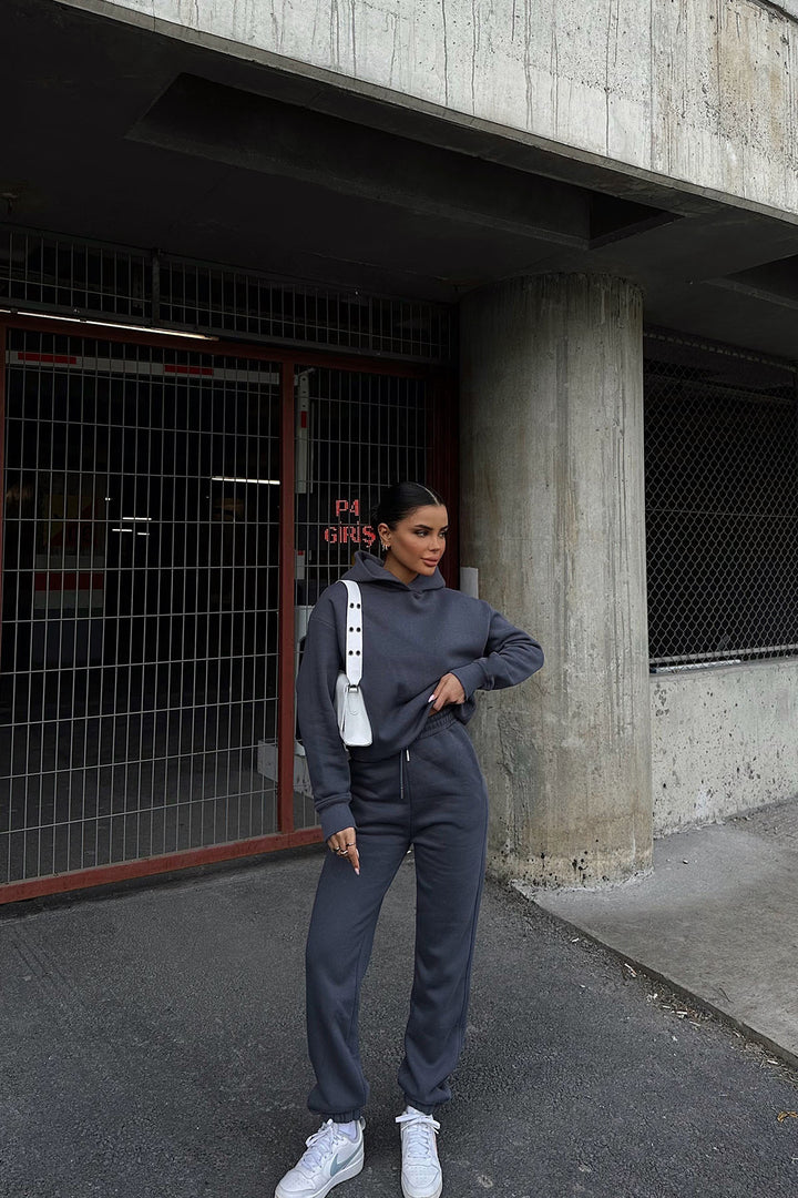 Kvinders sporty hoodie med elegant snit Skovae