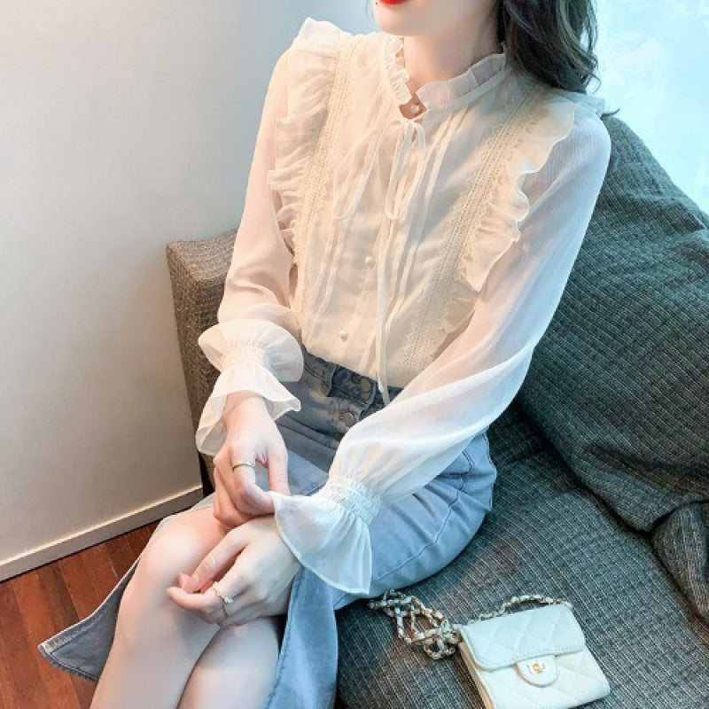 Femme Rynkede Chiffon Bluse med Spidskant Detalje Stilla