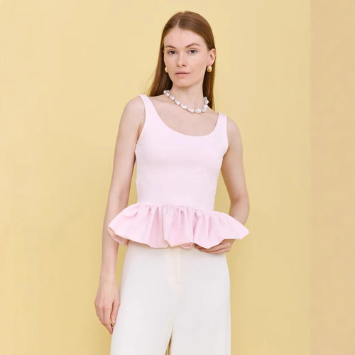 Damebluse med flæser og ærmeløs design Skovae