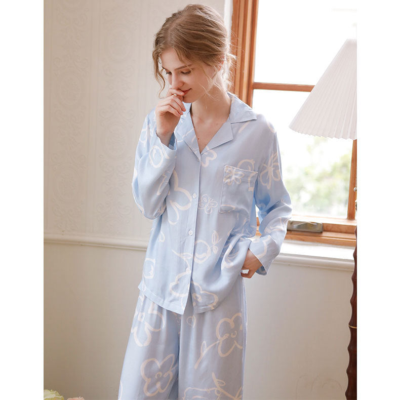 Dame Pyjama-sæt lavet af luftigt, kvalitets Viskosemateriale med blomsterprint Stilla