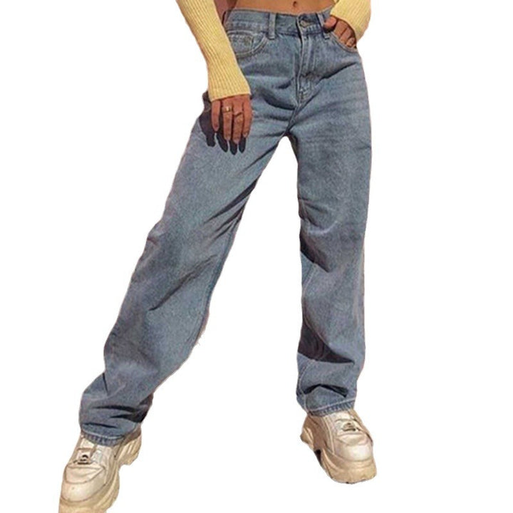 Dame løs High-Waist jeans med afslappet snit og moderigtige accenter Skovae