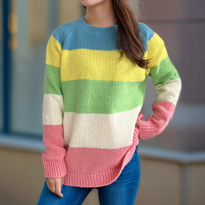 Kvinders stribede strikket sweater med en afslappet pasform og farverigt design Stilla
