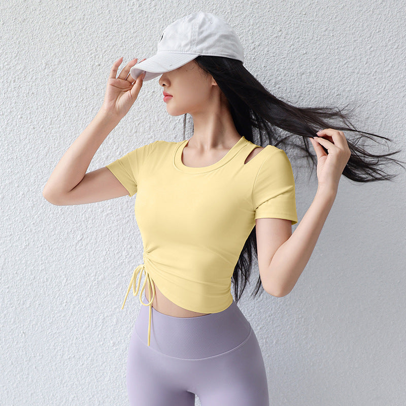 Dame Sporty Kortærmet Crop-Top med innovativt knude-design og åndbart materiale Stilla