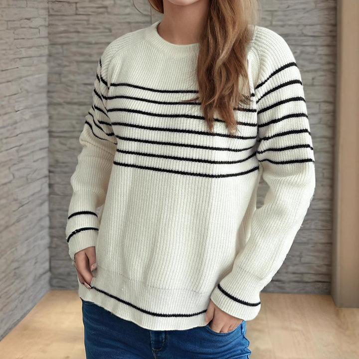 Kvindernes afslappede sweater med maritim stribemønster og blødt stof Stilla