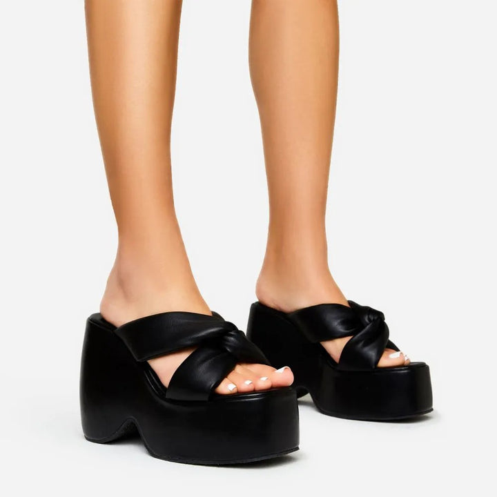 Femme Plattform Rutschsandaler med skulpturelt design Stilla