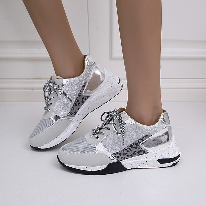 Damer Sportliche Sneakers med modiske glimmeraccenter og skridsikker sål Stilla