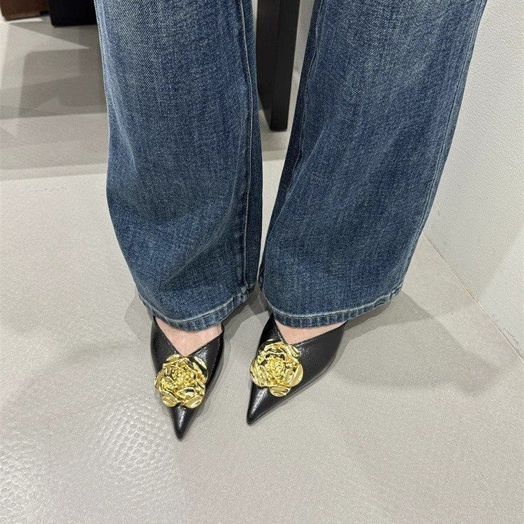 Dame Stilfulde spidse slip-ons med blomsterdekoration Stilla