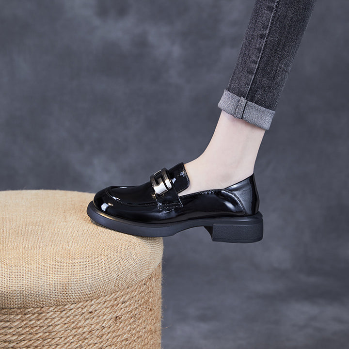 Dame Chic Laklæder Slipper med dekorativt spænde detalje Stilla