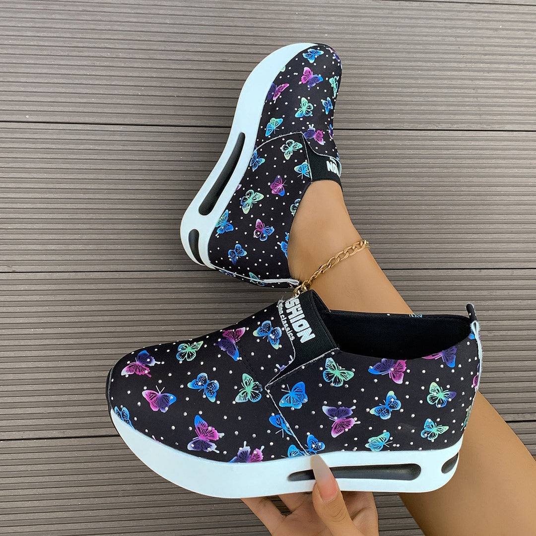 Dame slippers med farverigt sommerfugledesign og skridsikker sål Stilla