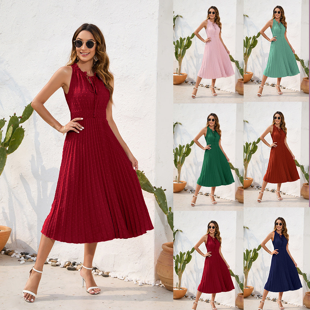 Dame Plisseret Midikjole med elegant slids og justerbar krave Skovae