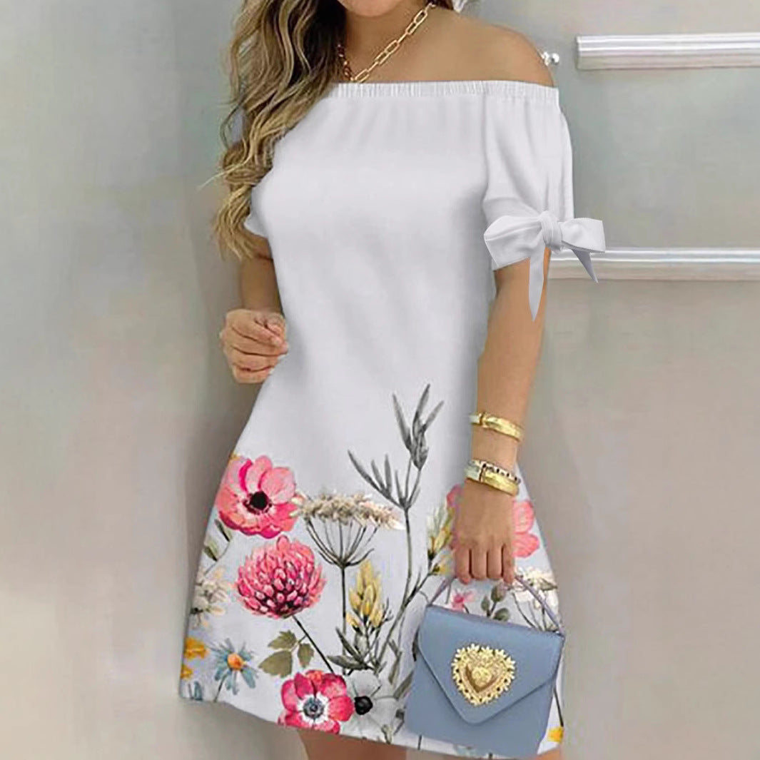 Dame Off-Shoulder Kjole med florale accenter Stilla