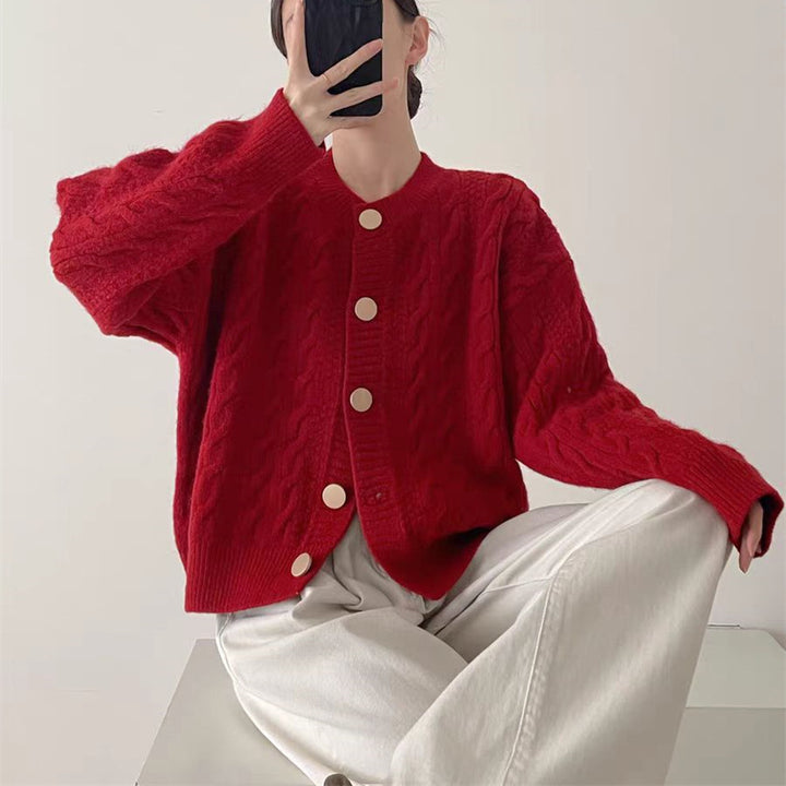 Kvinders cardigan med kabelmønster og store knapper Stilla