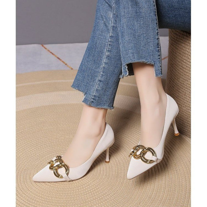 Dame elegante spidse Pumps med kædeaccent Stilla