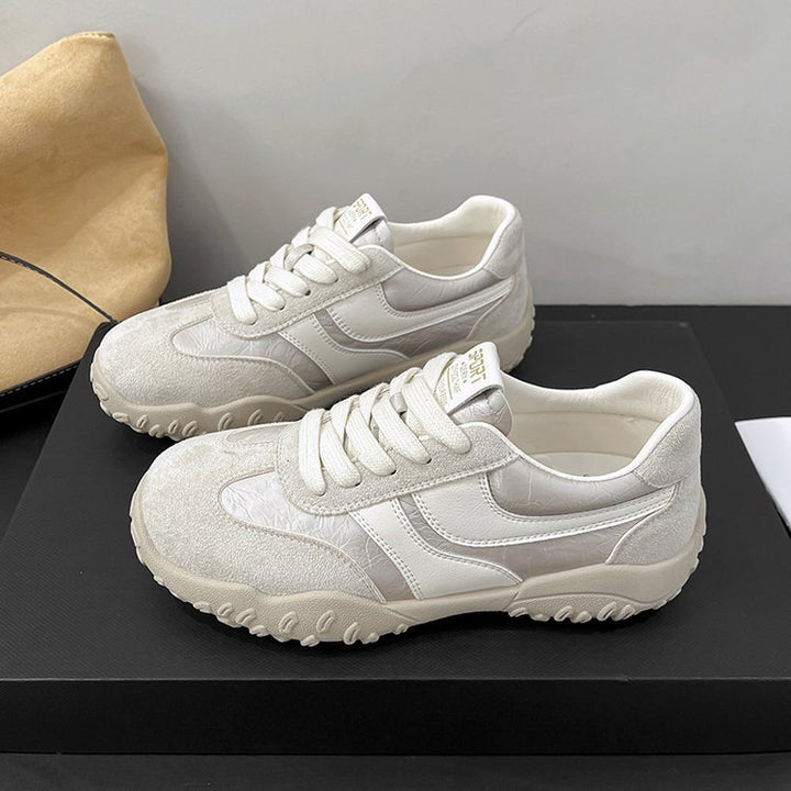 Dame Sneakers i sporty design med høj kvalitet velour læder overflade og skridsikker sål Stilla