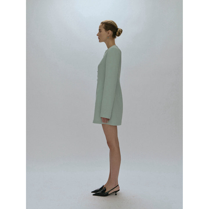 Kvindernes elegante blazer med knaplukning og minimalistisk silhuet Stilla