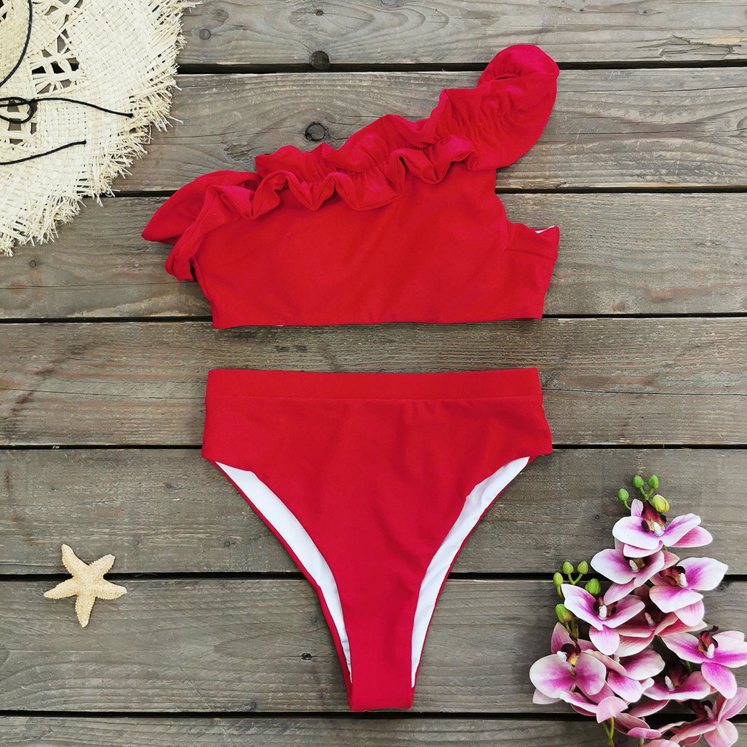 Dame bikini-sæt med asymmetrisk flæse-design og høj talje Stilla