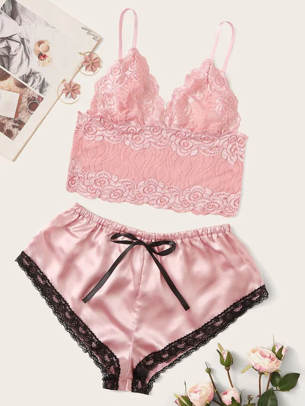 Dame blonde-Bralette og satin-shorts-sæt Stilla