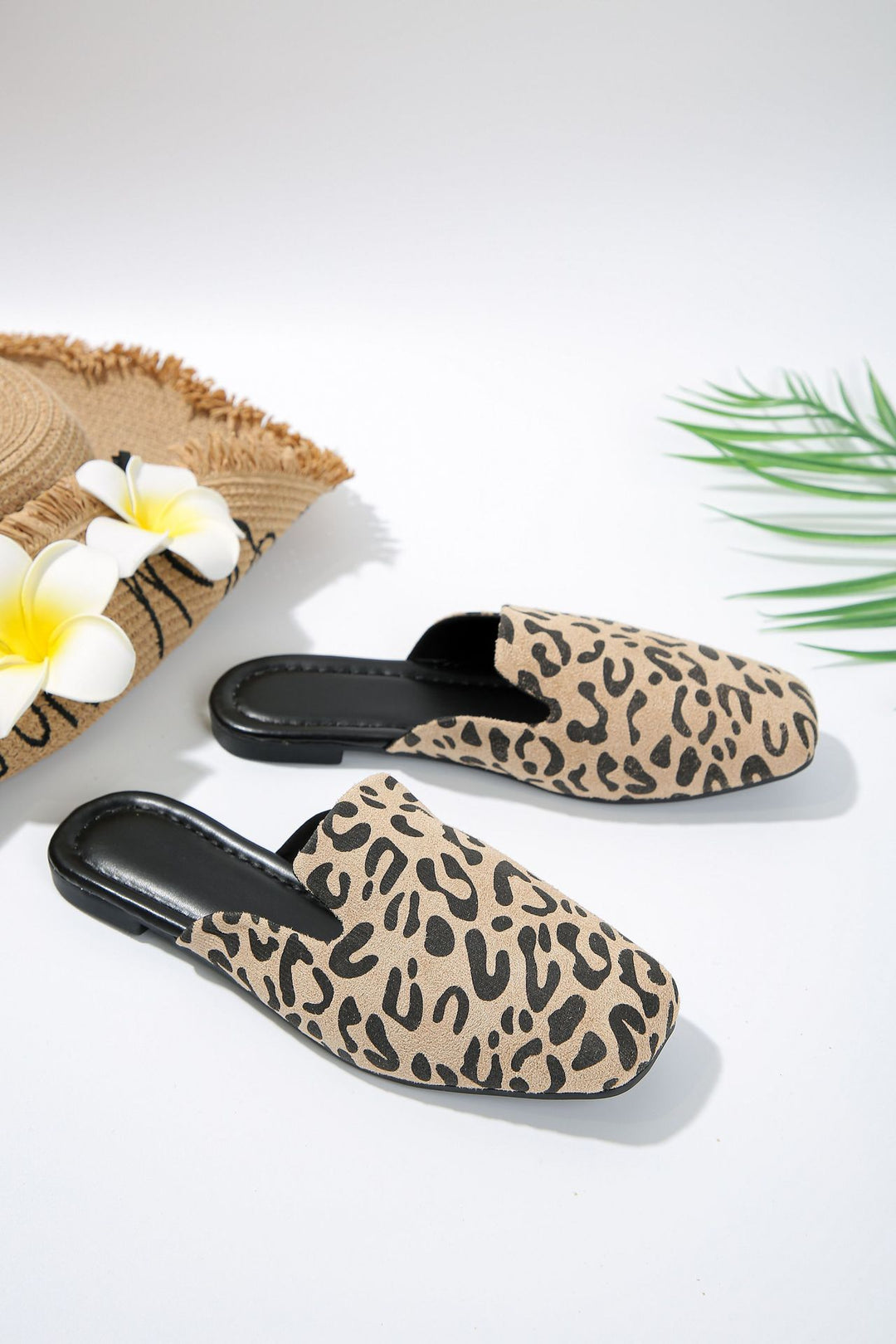 Dame Mules med elegant leopardmønster og behagelig fodseng Stilla