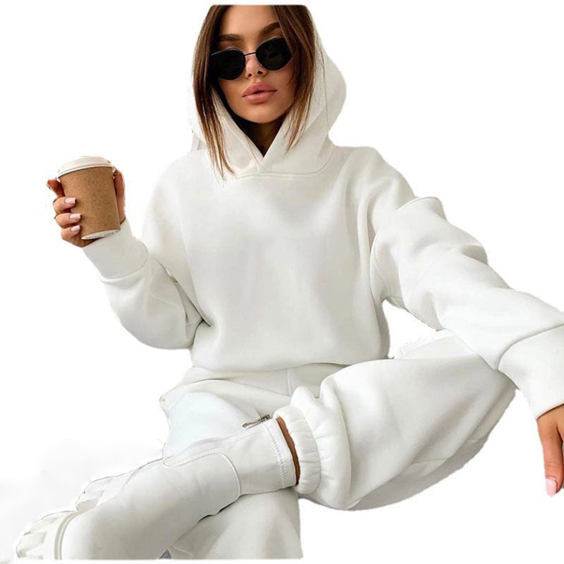 Kvinders afslappede hoodie jumpsuit med praktiske lommer og moderne snit Skovae