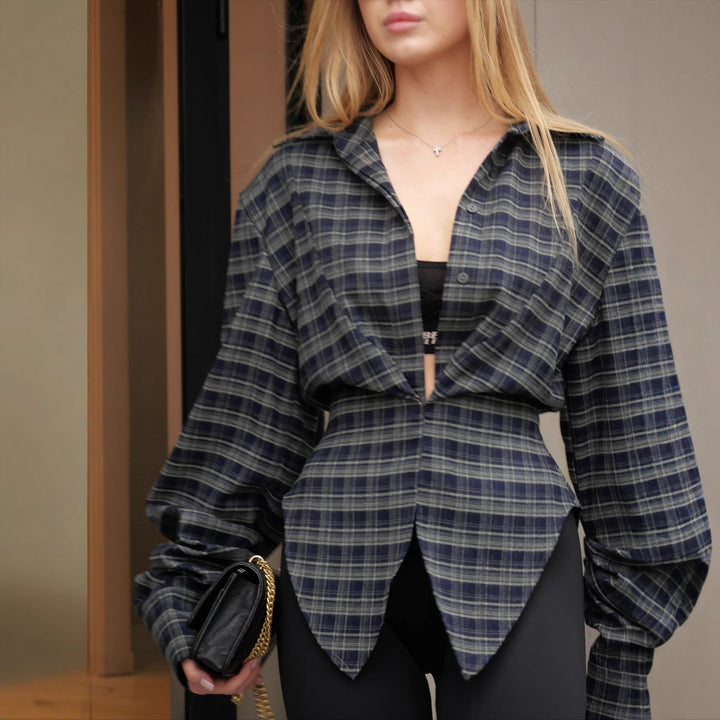 Kvinders oversized skjorte bluse med asymmetrisk kant og oversized ærmer Stilla