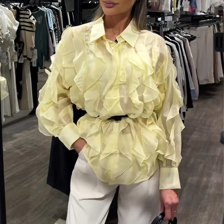 Damebluse med voluminøse flæser Stilla