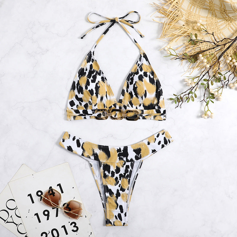 Dame bikini-sæt med eksotisk leopardmønster og forførende V-udskæring Stilla