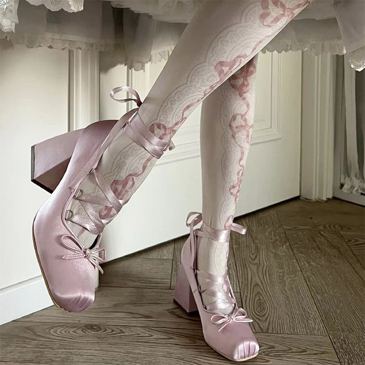 Femme Satinbånd-Detail Blokhæl Pumps Stilla