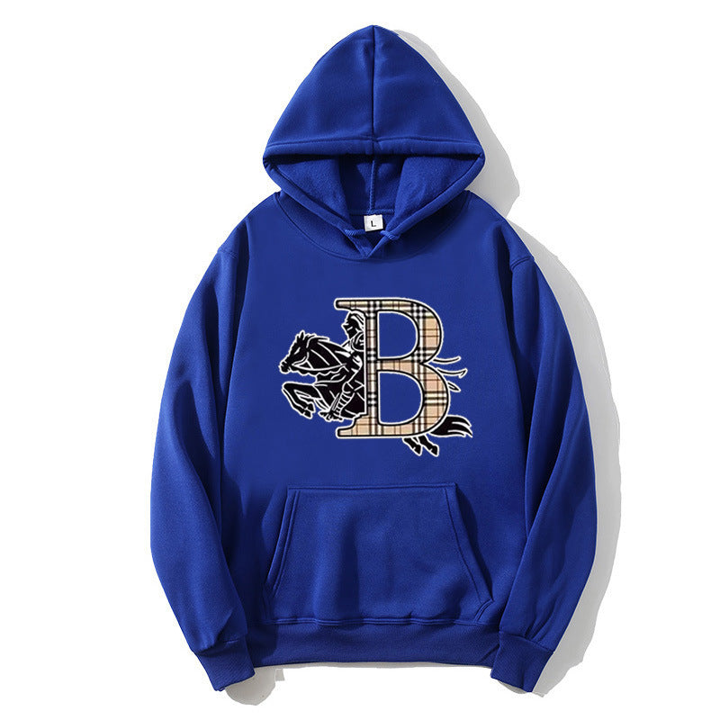 Dame hoodie med et stilfuldt hestemotiv og luksuriøs skrifttype Skovae