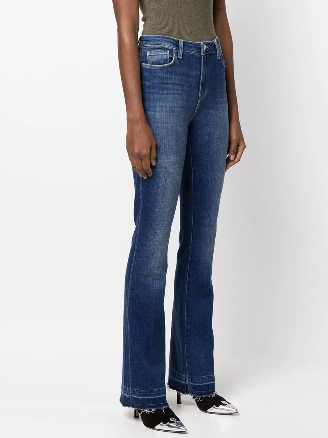 Dame Bootcut Jeans i afslappet design med frynset kant og høj talje Stilla