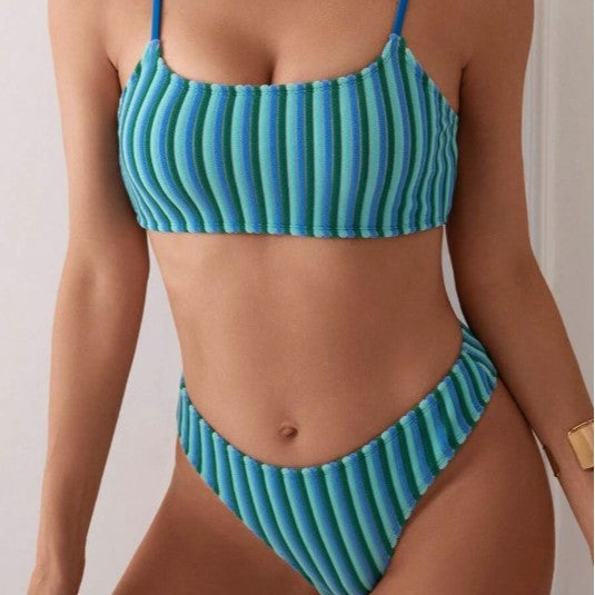 Dame bikini sæt med sportiv crop-top og høj benudskæring Stilla