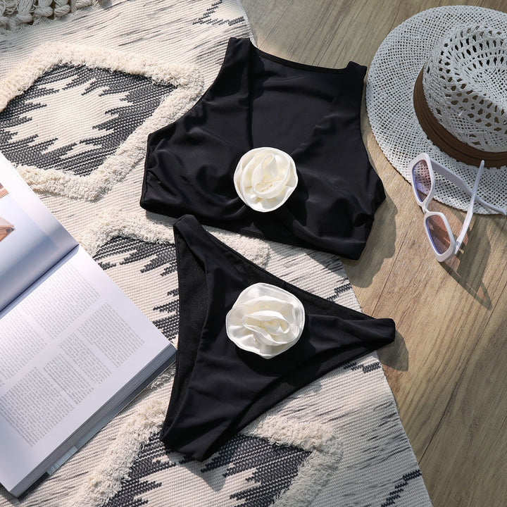 Dame bikini-sæt med elegant blomsterapplikation og høj skæring Stilla