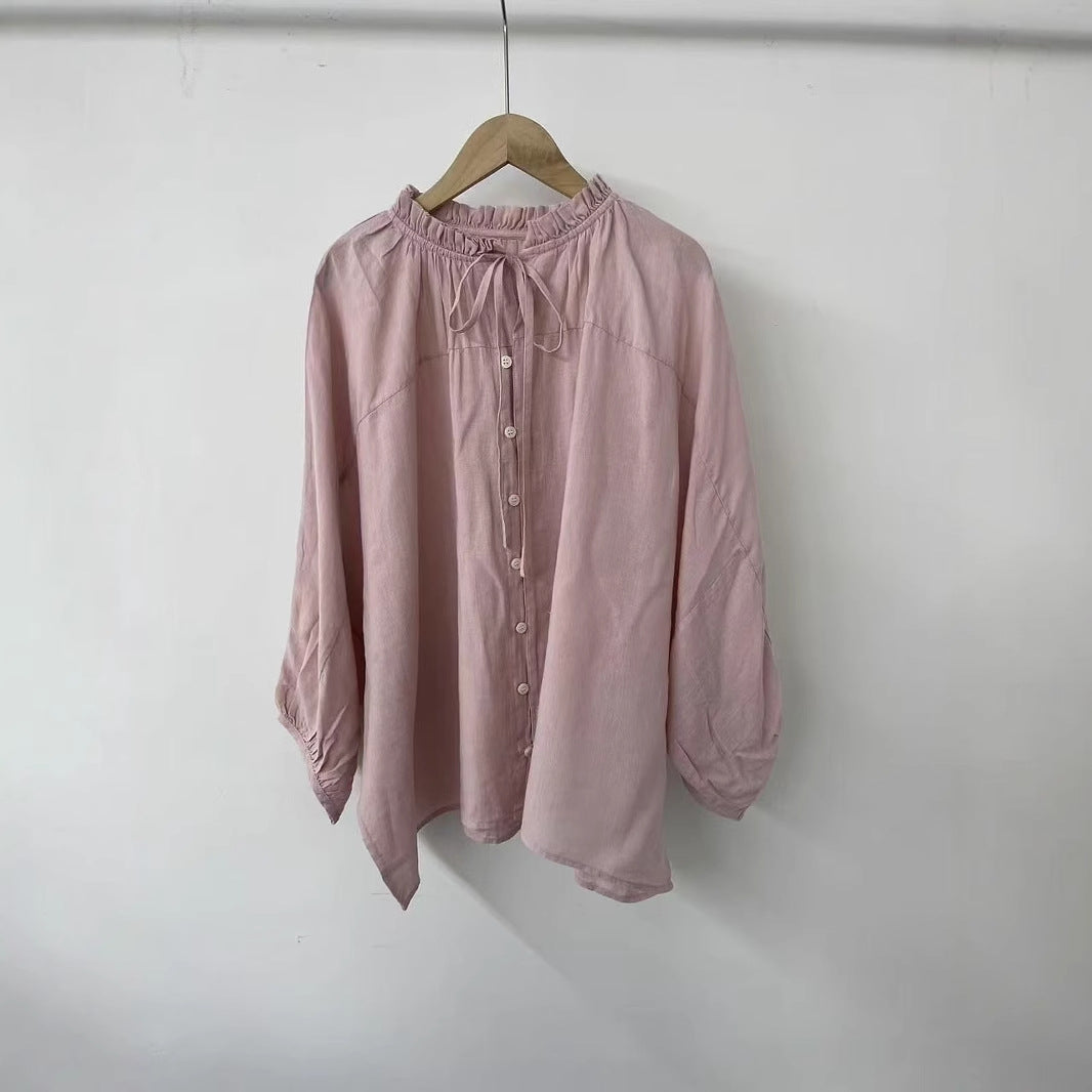Femme Relaxed Fit Soft Button-Up Bluse med Rødfugleudskæring Stilla