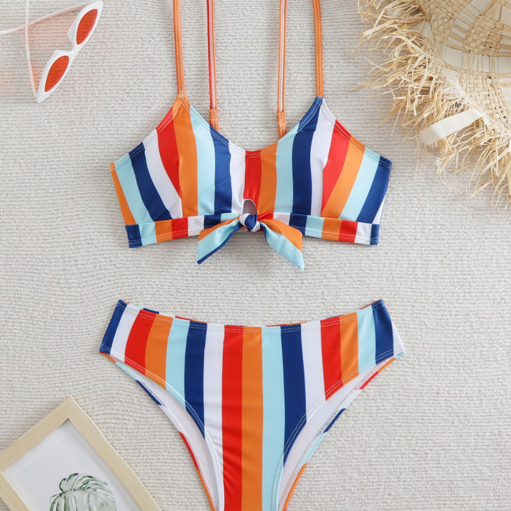 Dame Bikiniset med elegante striber og chic knude Skovae