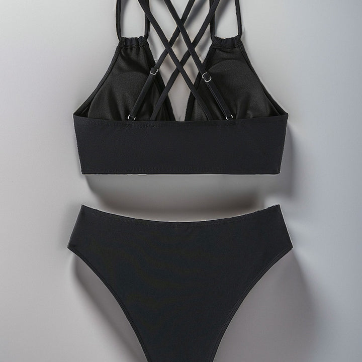 Dame bikini-sæt med moderigtigt V-udskæring og dekorative cut-outs Stilla