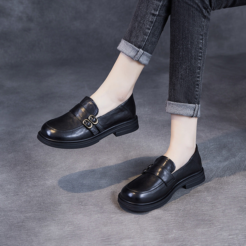 Femme elegante læder slippers med dekorativt spænde-detalje Stilla