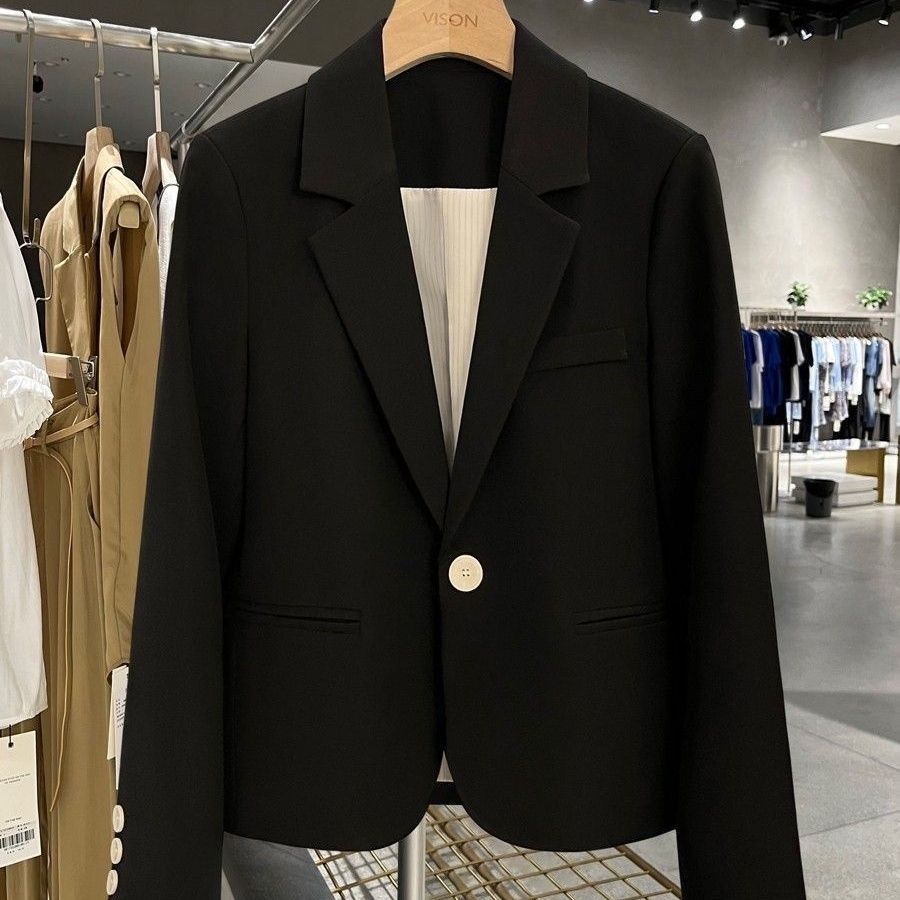 Damer Elegant og skræddersyet blazer med slanke klapper Stilla