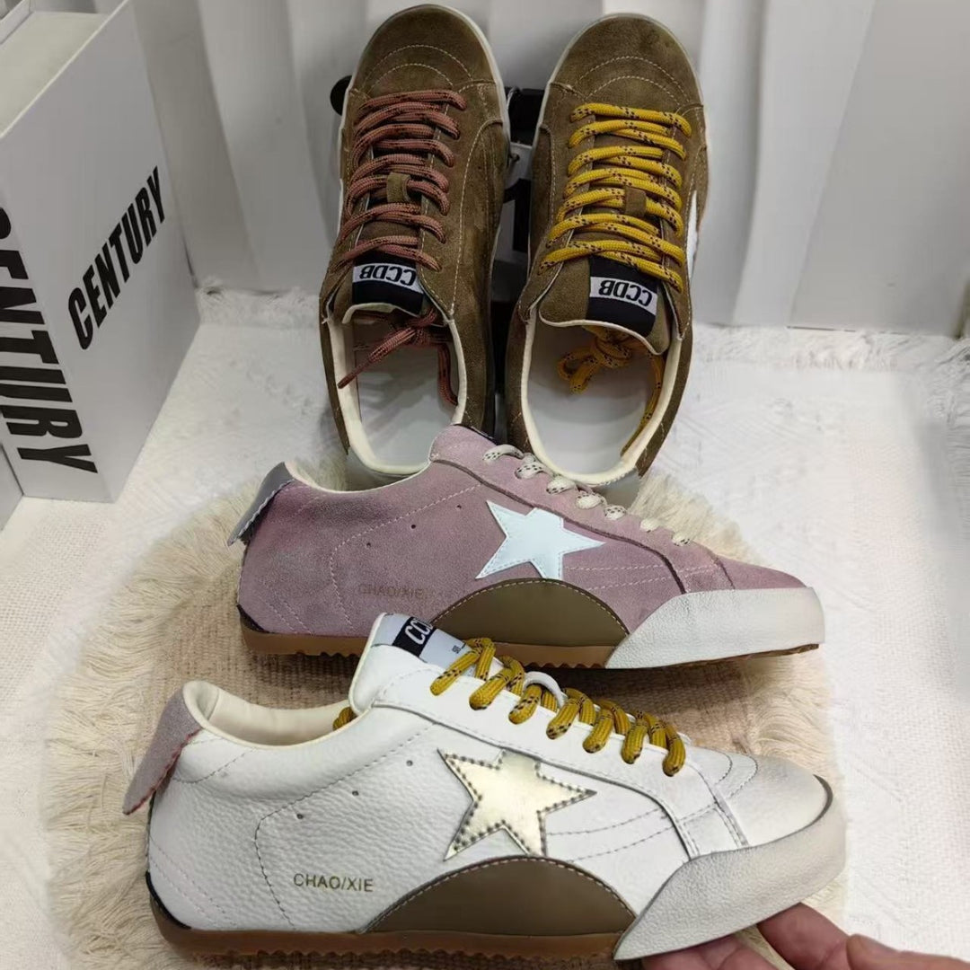Dame sneakers med blødt ruskind og moderigtige detaljer Stilla