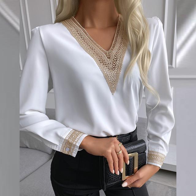Damebluse med elegant blonde og V-udskæring Stilla
