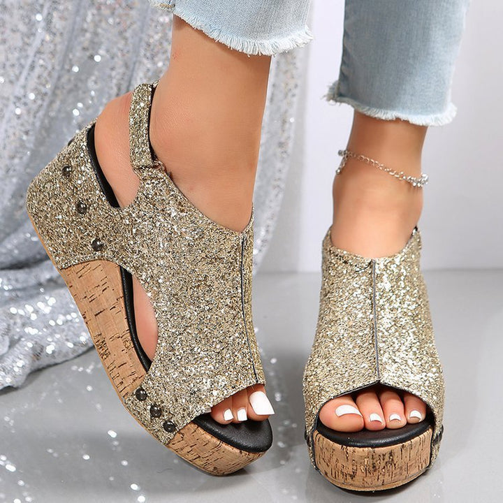 Dame wedge-sandaletter med glitrende overmateriale og moderne kork-detalje Stilla