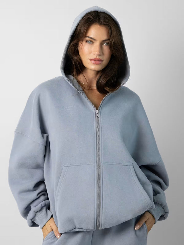 Kvinders sporty fleece-sæt med høj krave og praktiske lommer Skovae